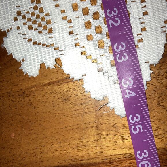 Vintage Hand Crochet Table Runner Dresser Scarf Rectangle Lace Doily Wedding - Picture 4 of 5